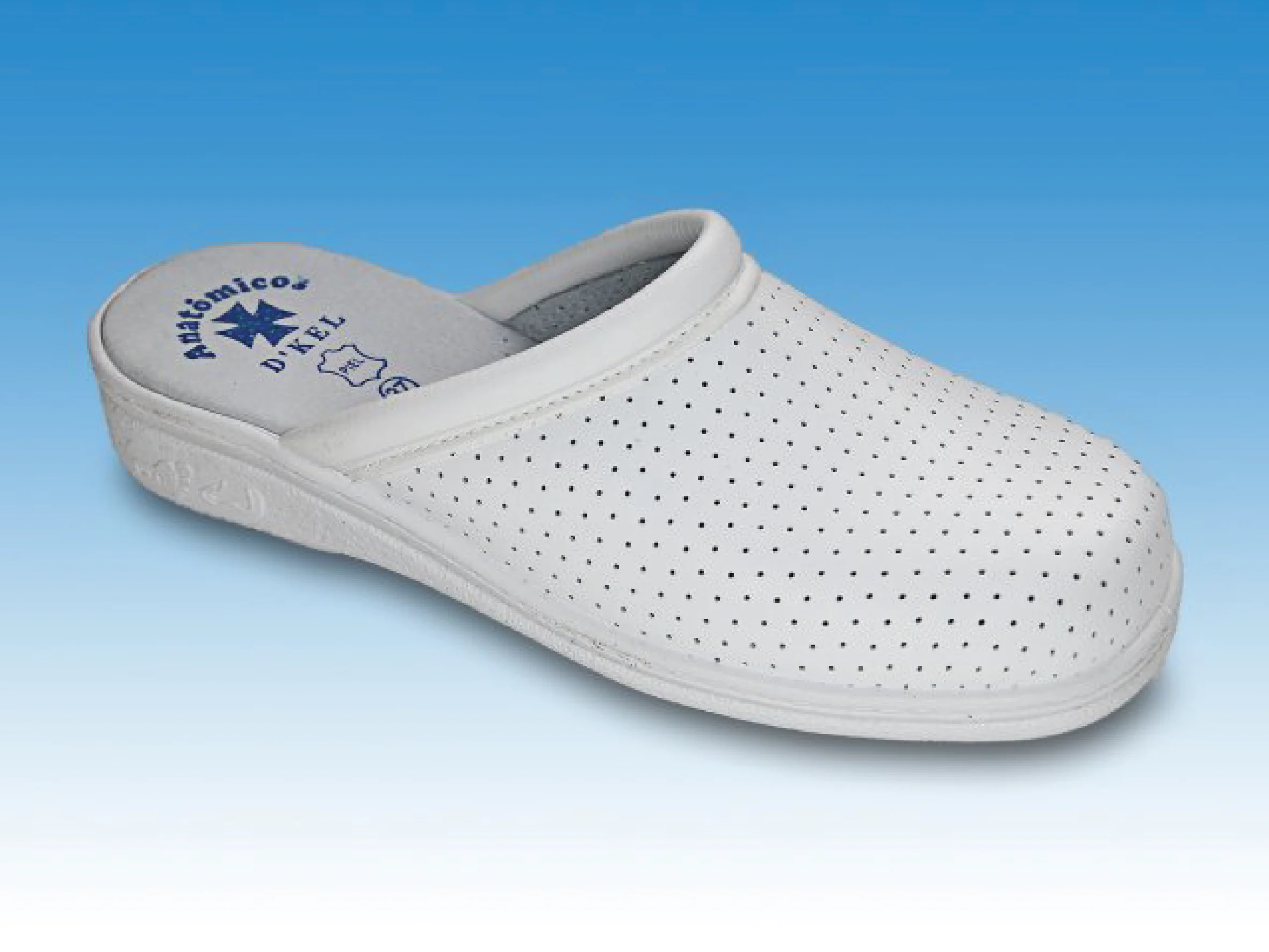 Mº 1300 Zueco perforado Blanco